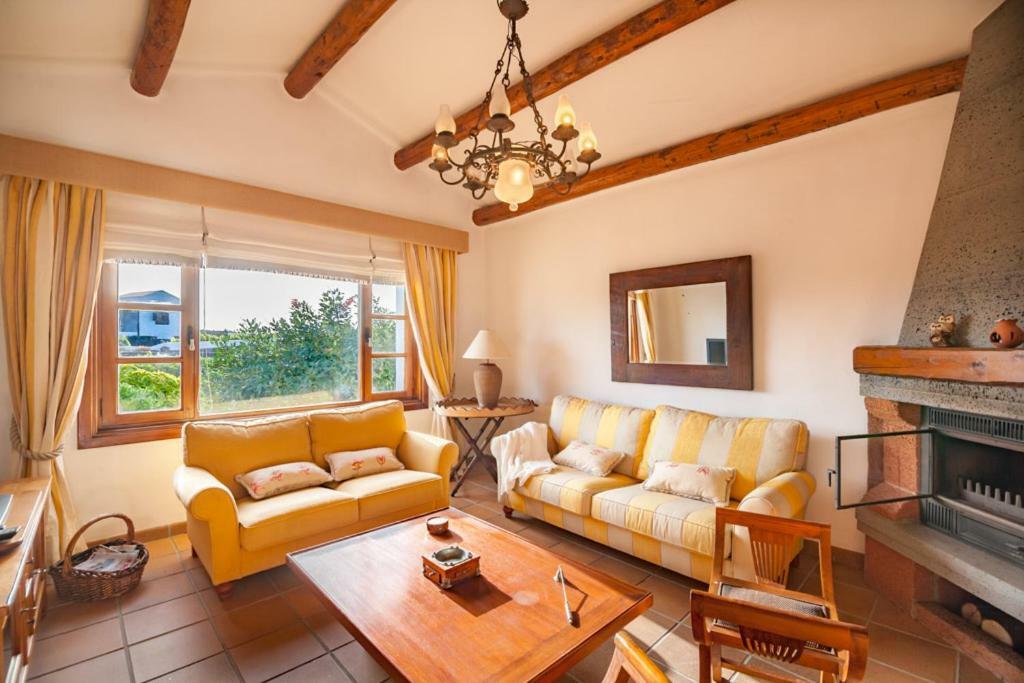 Villa Eloisa Тінахо Екстер'єр фото